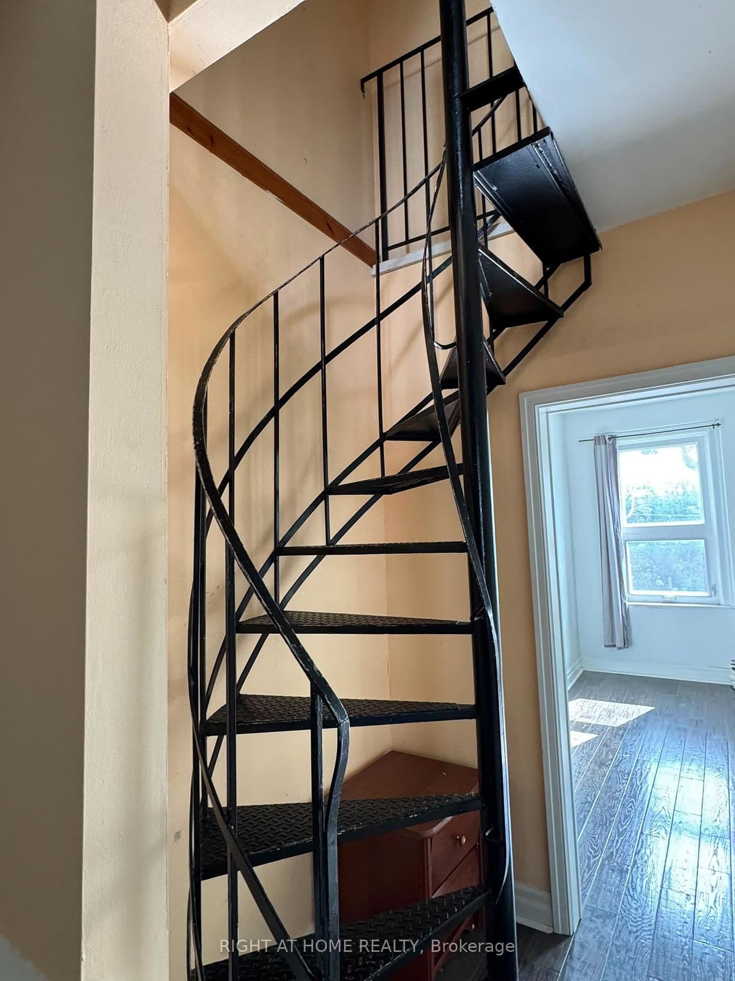 104 Bleecker Street, Unit 2 thumbnail 12