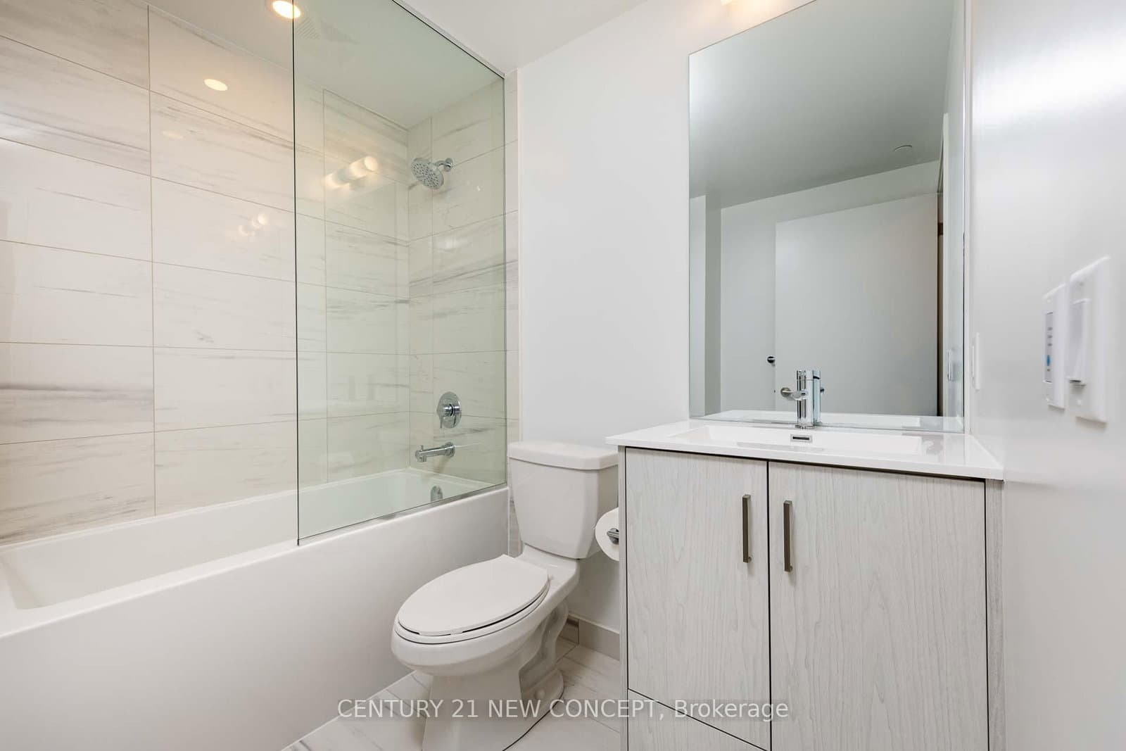 180 Front Street E, Unit 3810 thumbnail 12