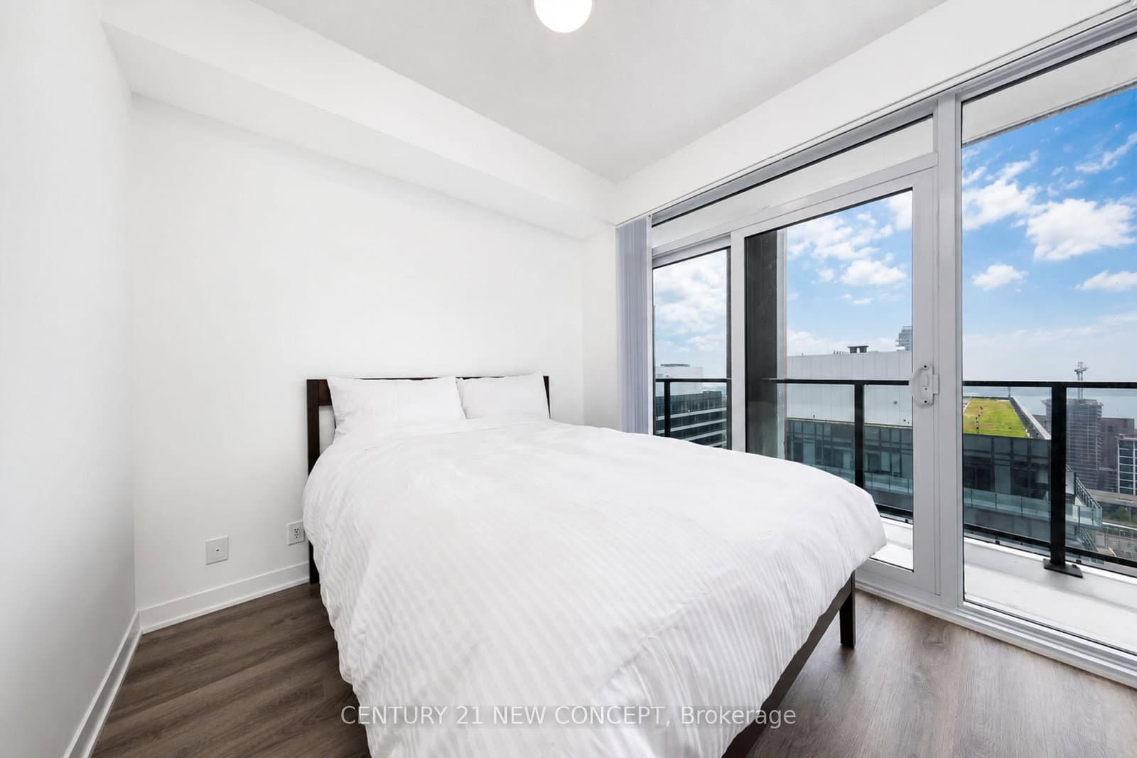 180 Front Street E, Unit 3810 thumbnail 7