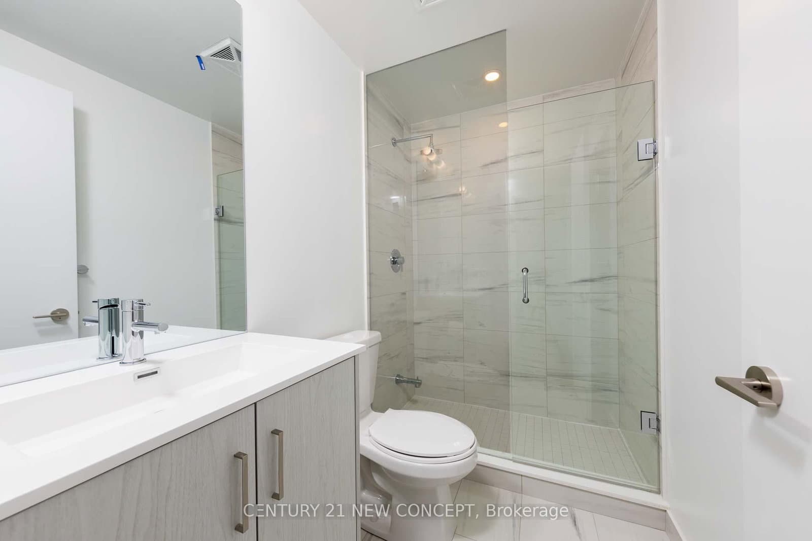 180 Front Street E, Unit 3810 thumbnail 8