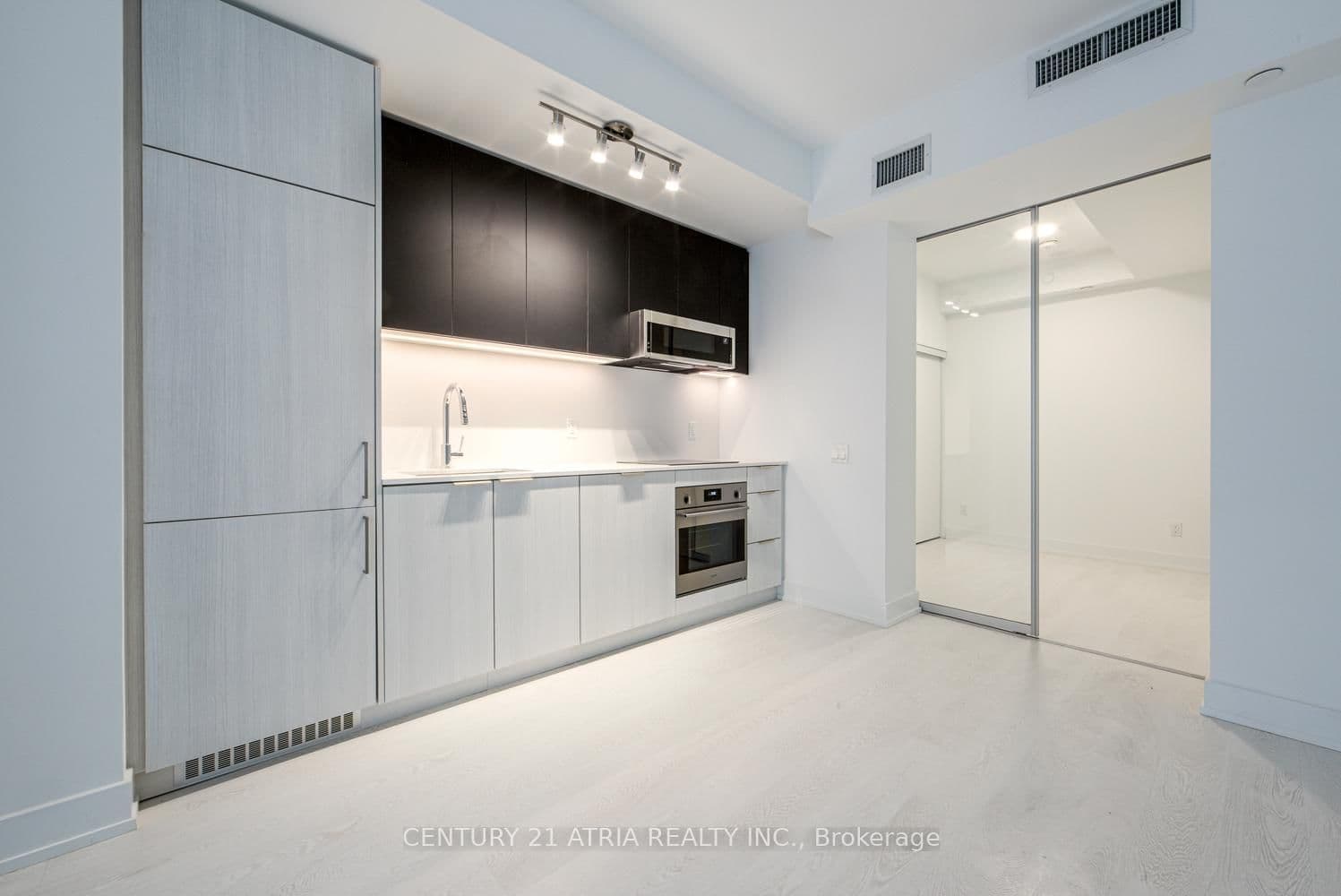 308 Jarvis Street, Unit 204 thumbnail 2