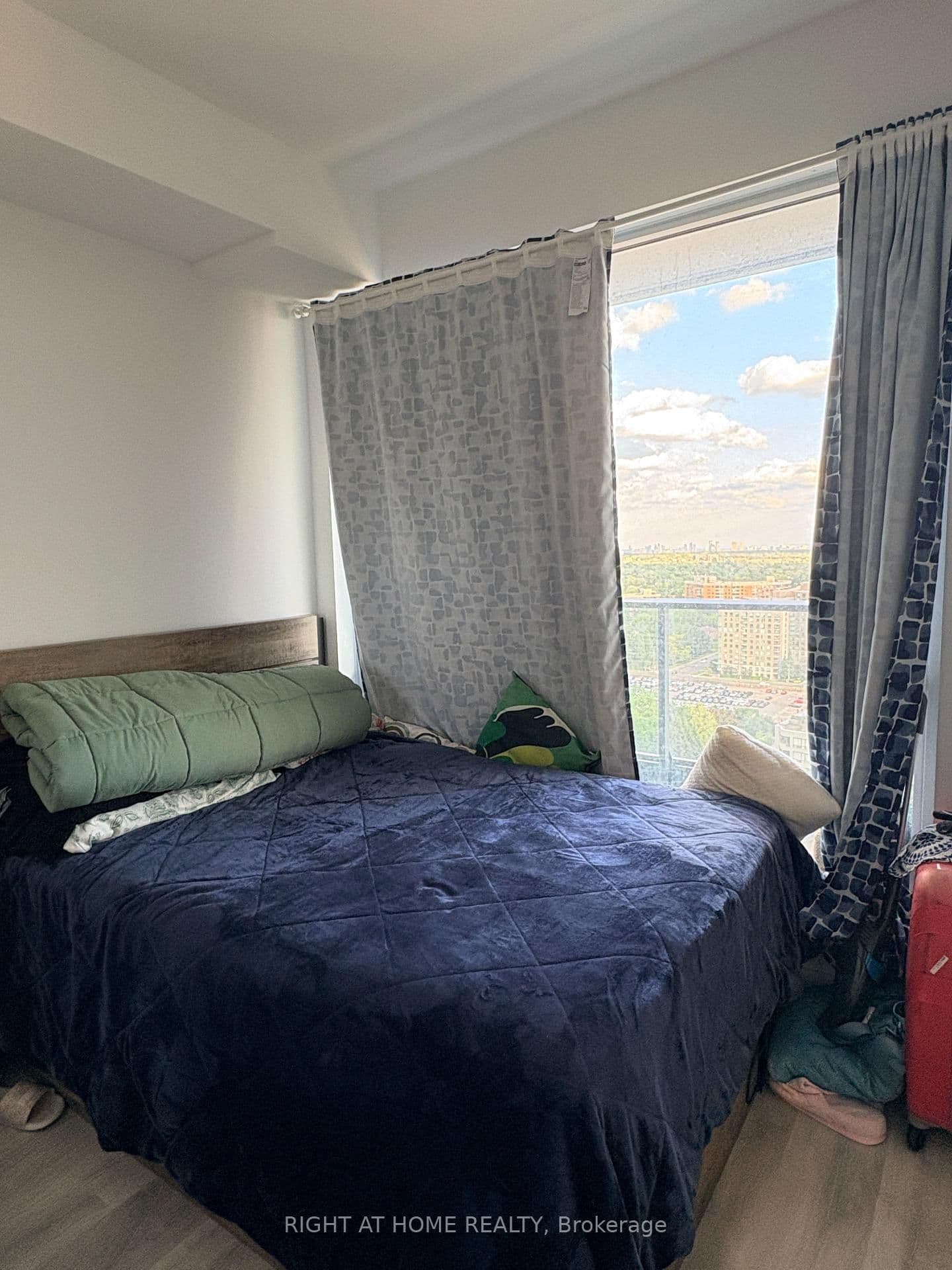 8 Olympic Garden Drive, Unit 2304 thumbnail 18