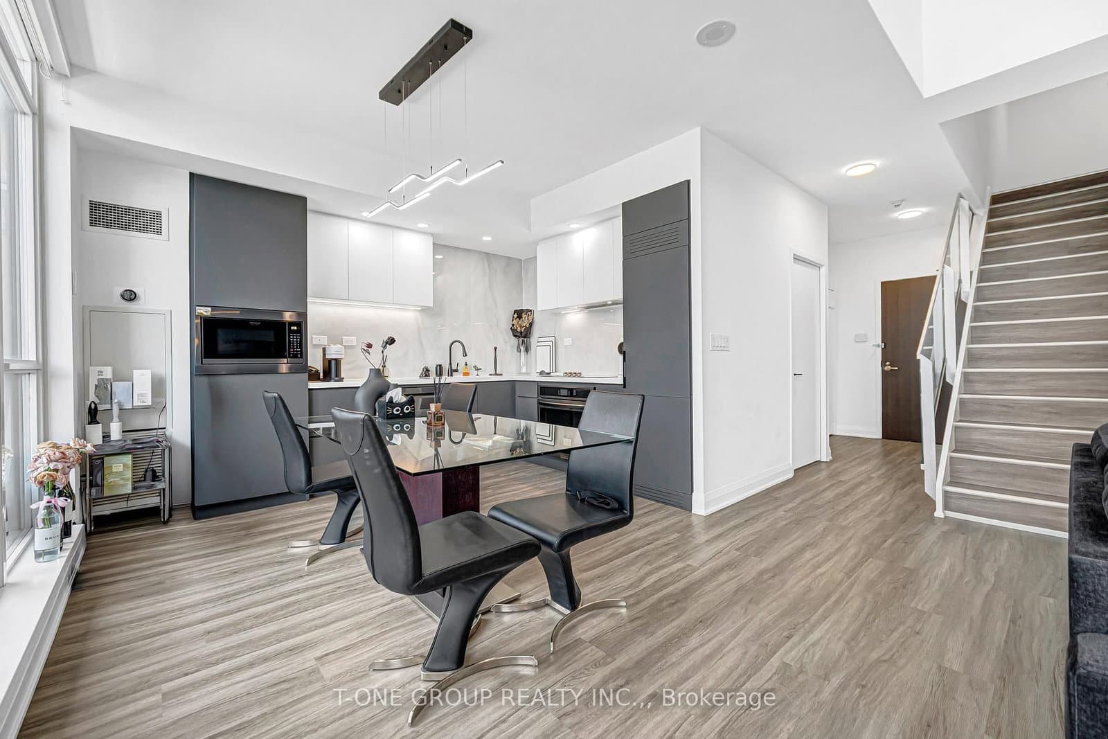 8 Telegram Mews, Unit 829 thumbnail 11
