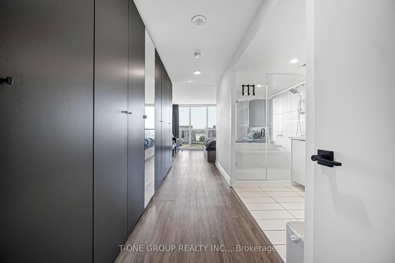 8 Telegram Mews, Unit 829 thumbnail 20