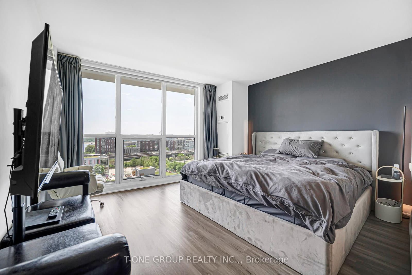 8 Telegram Mews, Unit 829 thumbnail 21