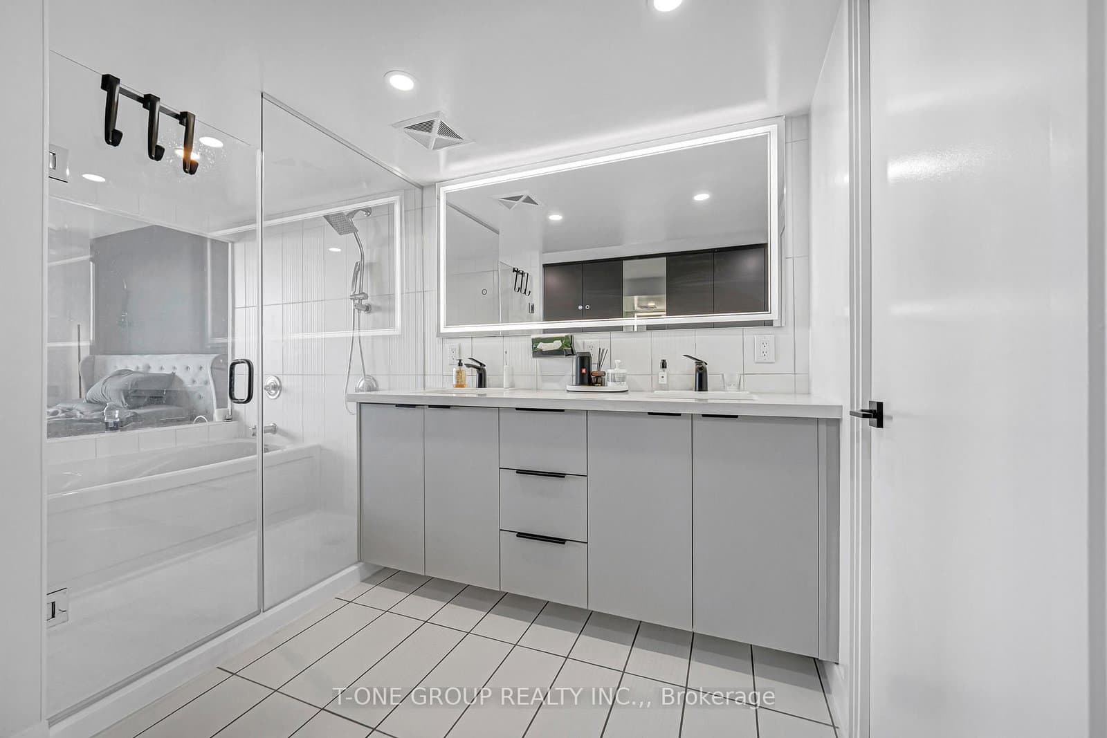8 Telegram Mews, Unit 829 thumbnail 26