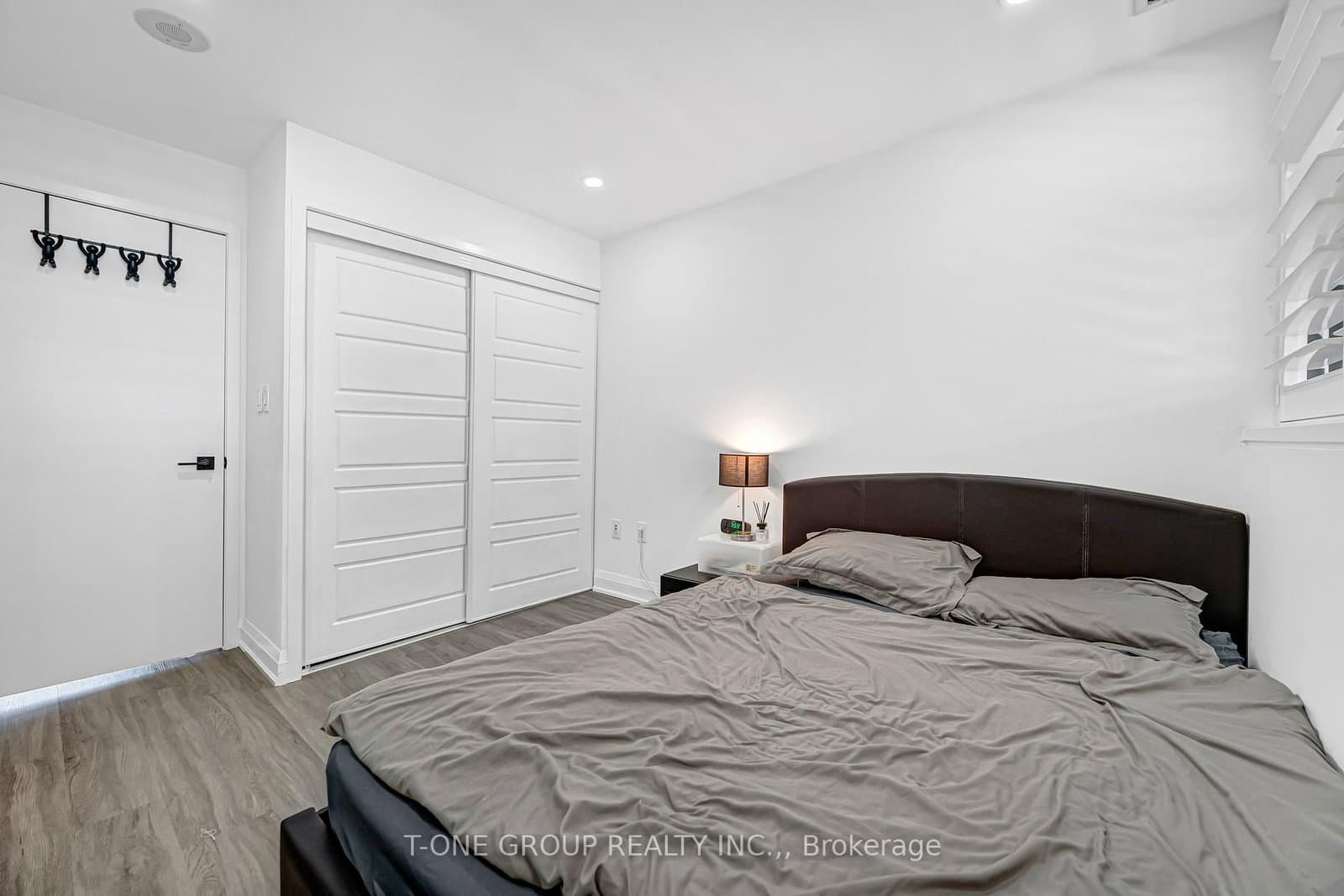 8 Telegram Mews, Unit 829 thumbnail 27