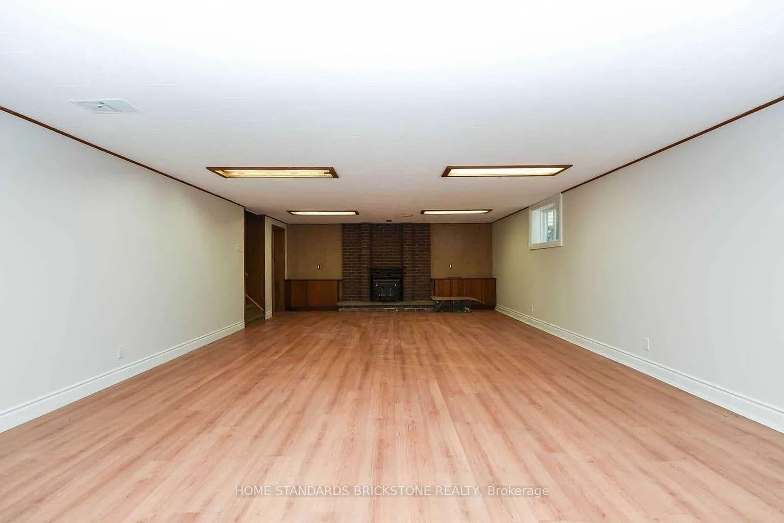 90 Centre Avenue N thumbnail 27