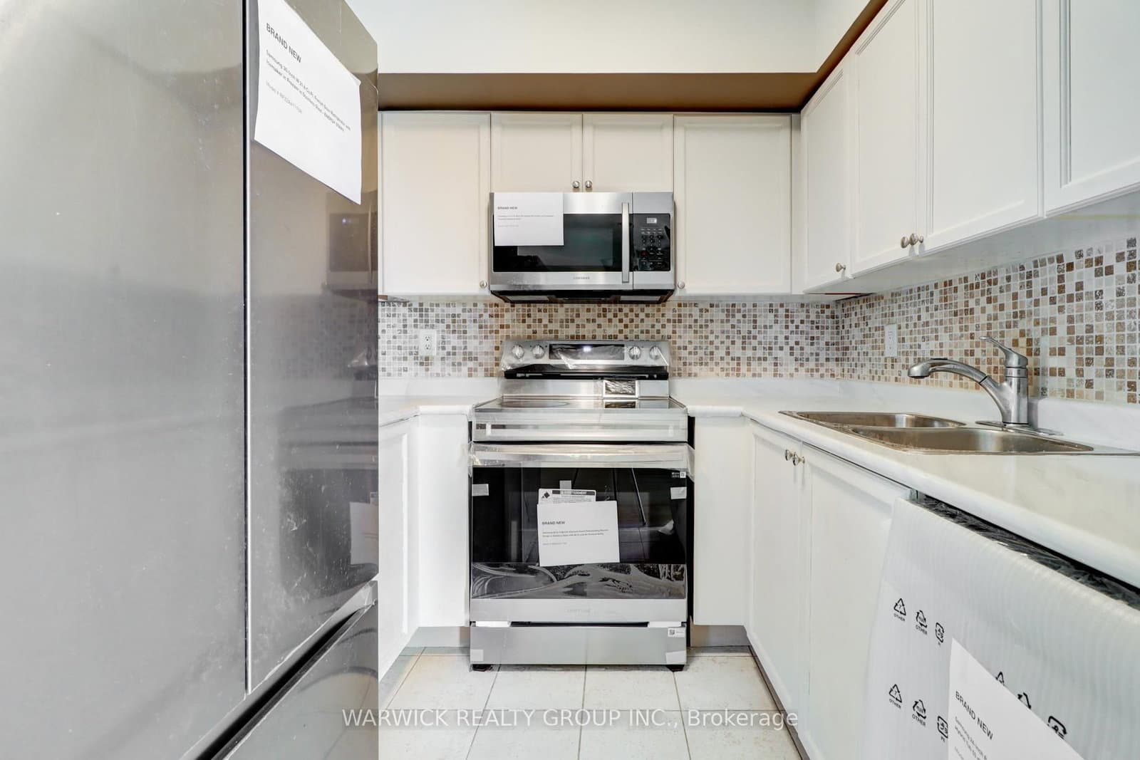 30 Harrison Garden Boulevard, Unit 903 thumbnail 12