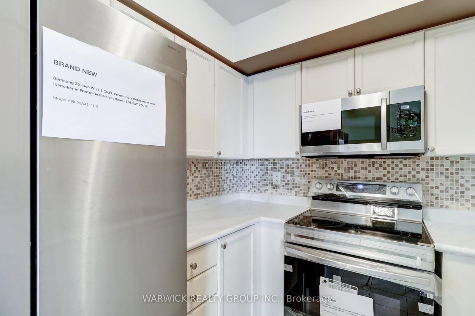 30 Harrison Garden Boulevard, Unit 903 thumbnail 14