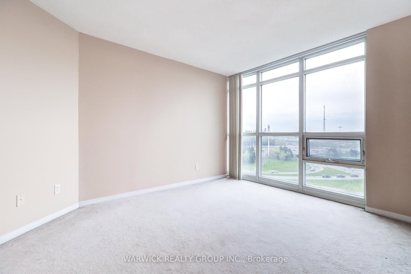 30 Harrison Garden Boulevard, Unit 903 thumbnail 19