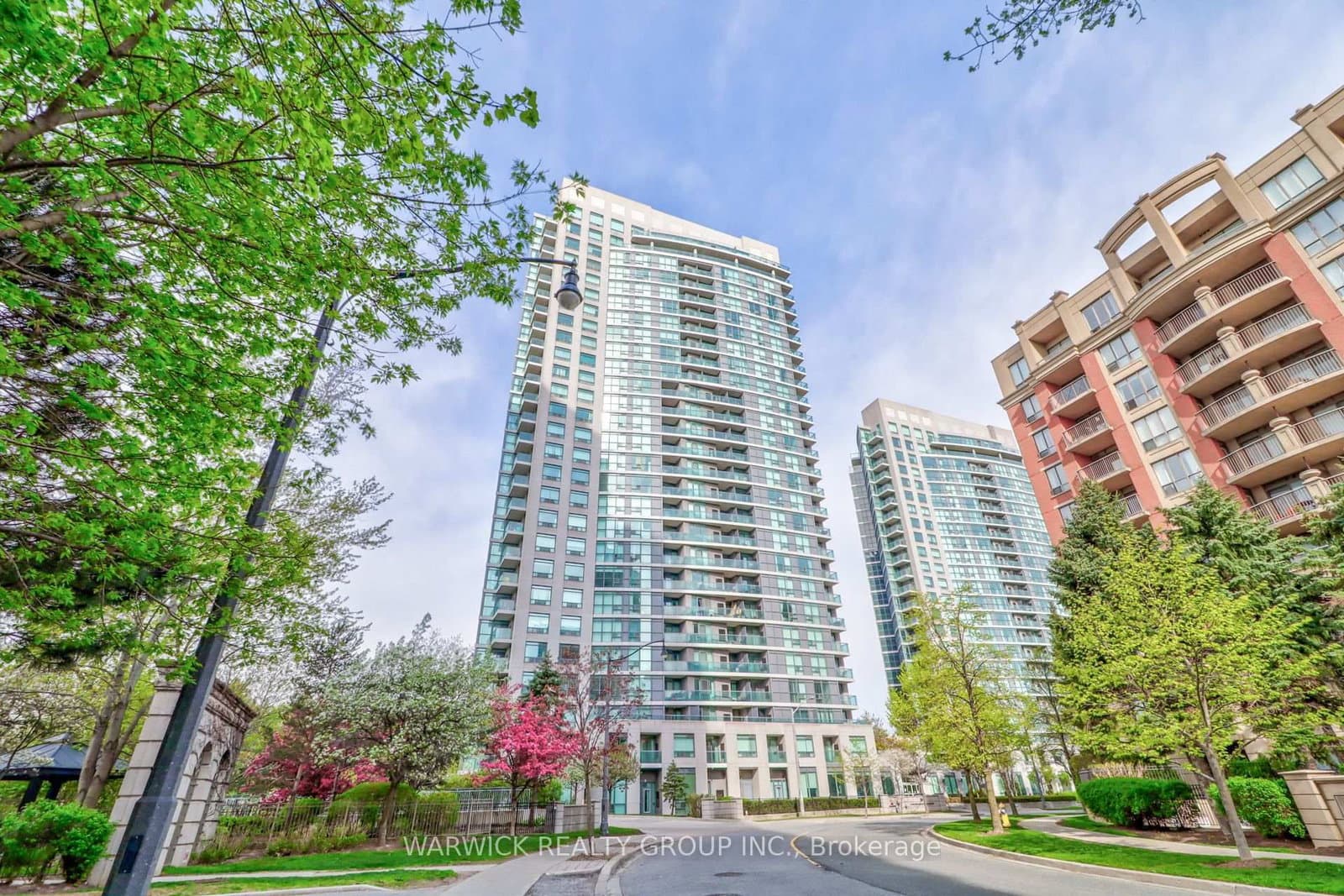 30 Harrison Garden Boulevard, Unit 903 thumbnail 2