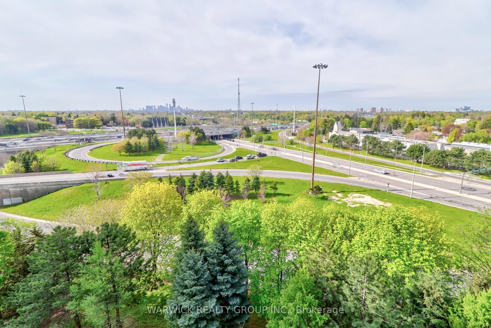 30 Harrison Garden Boulevard, Unit 903 thumbnail 25