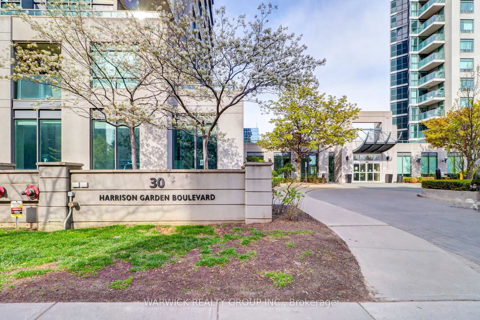 30 Harrison Garden Boulevard, Unit 903 thumbnail 3