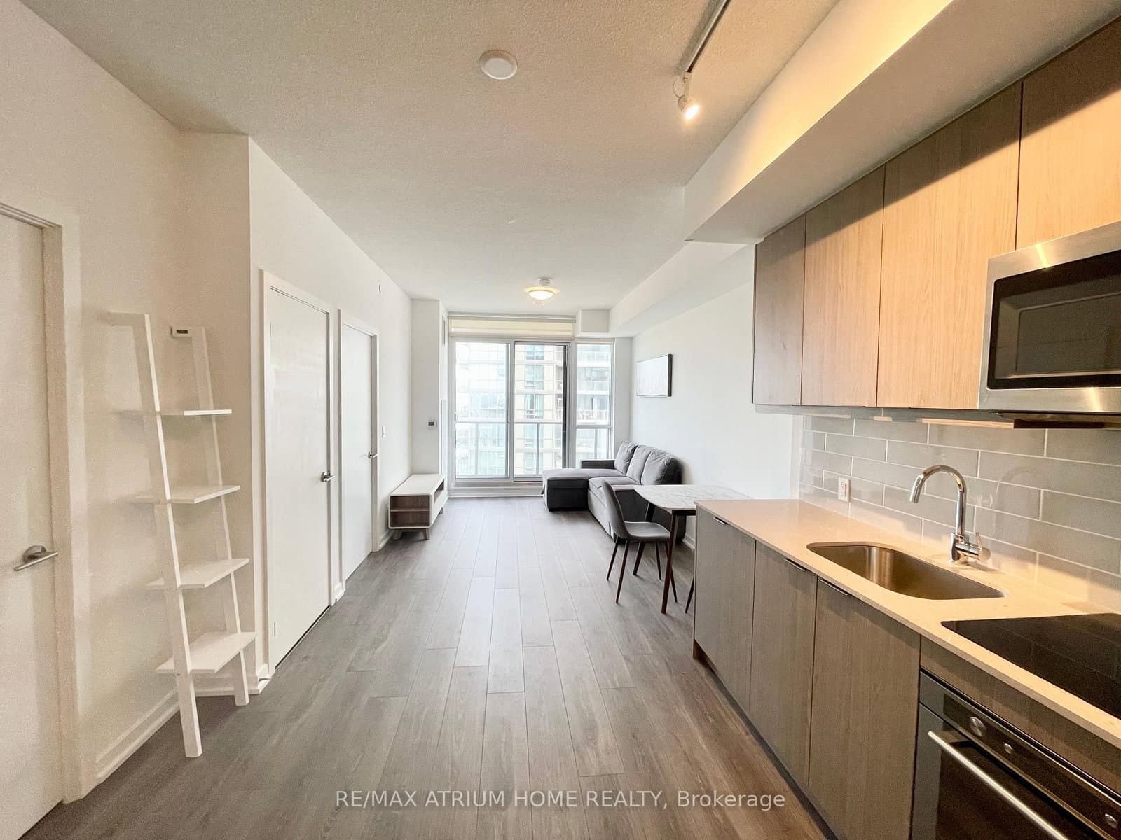 38 Forest Manor Road, Unit 1701 thumbnail 3