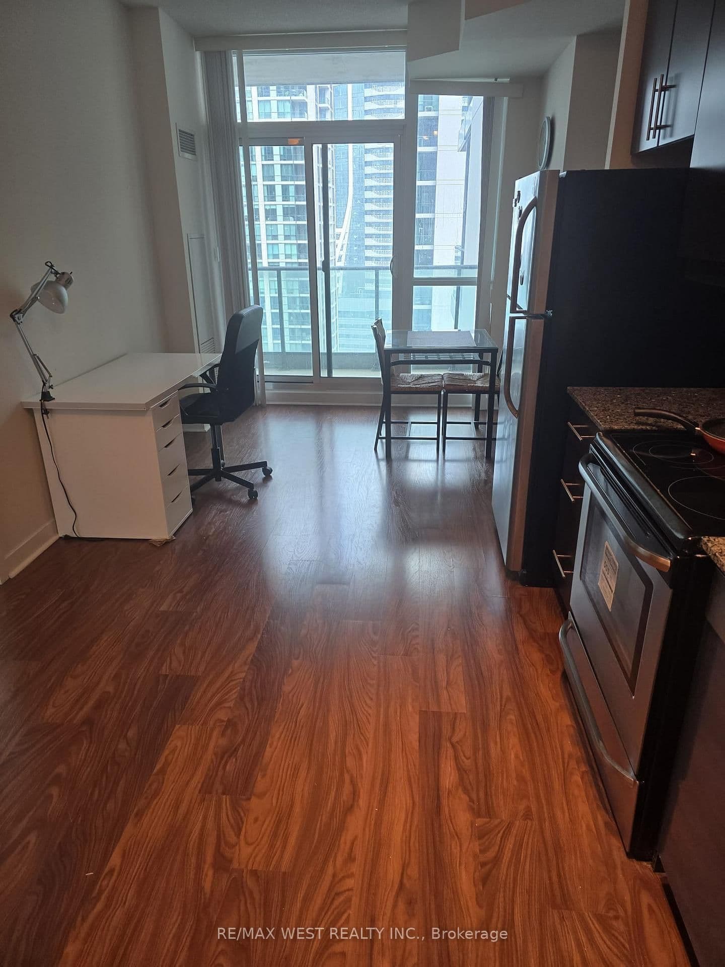 33 Bay Street, Unit 2305 thumbnail 3