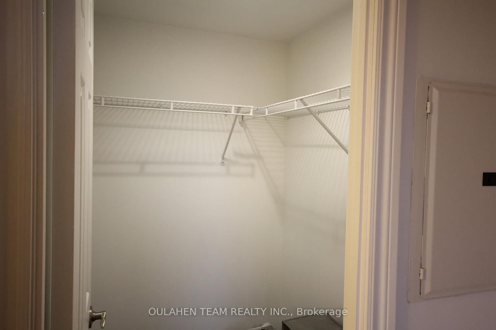 80 Harrison Garden Boulevard, Unit 219 thumbnail 13