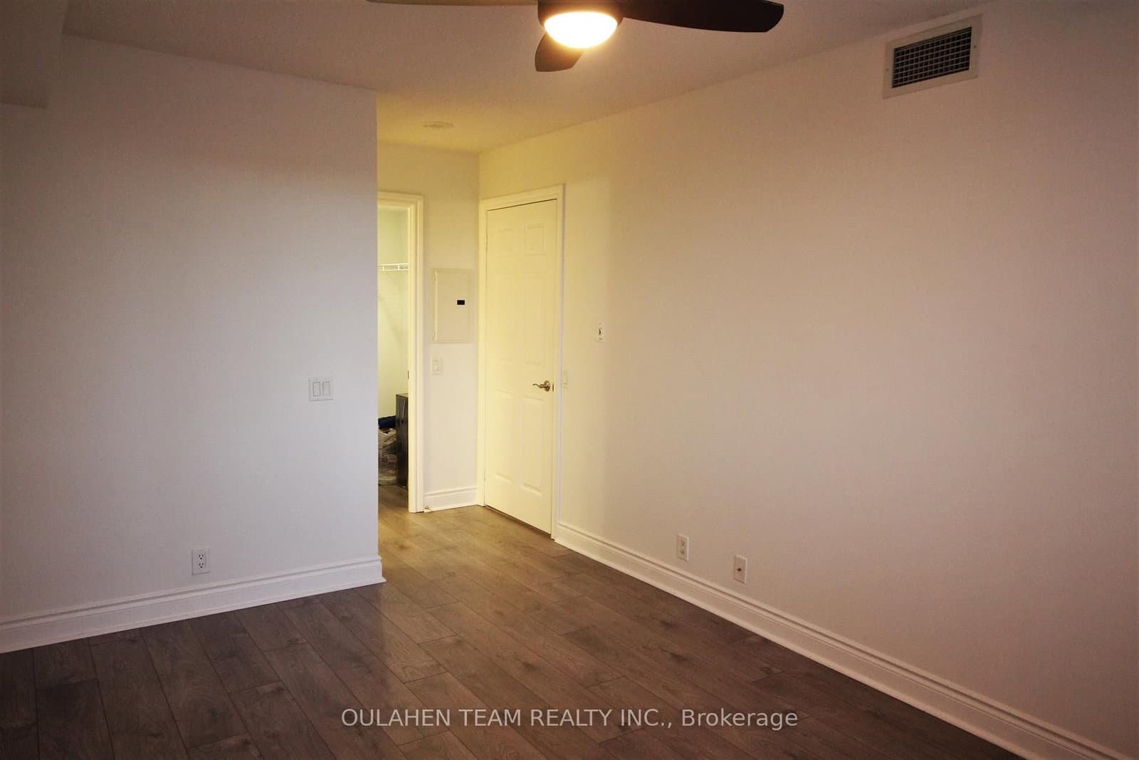 80 Harrison Garden Boulevard, Unit 219 thumbnail 15
