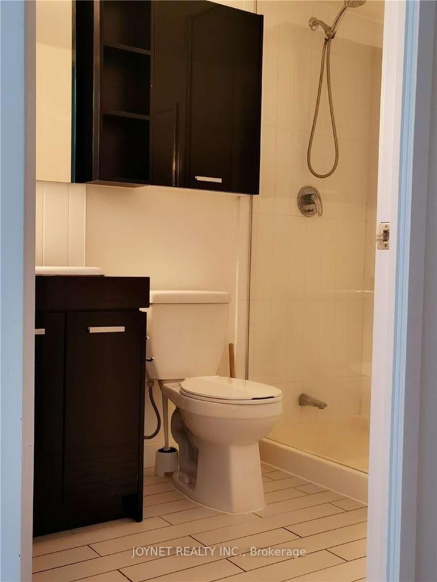 29 Singer Court, Unit 305 thumbnail 6