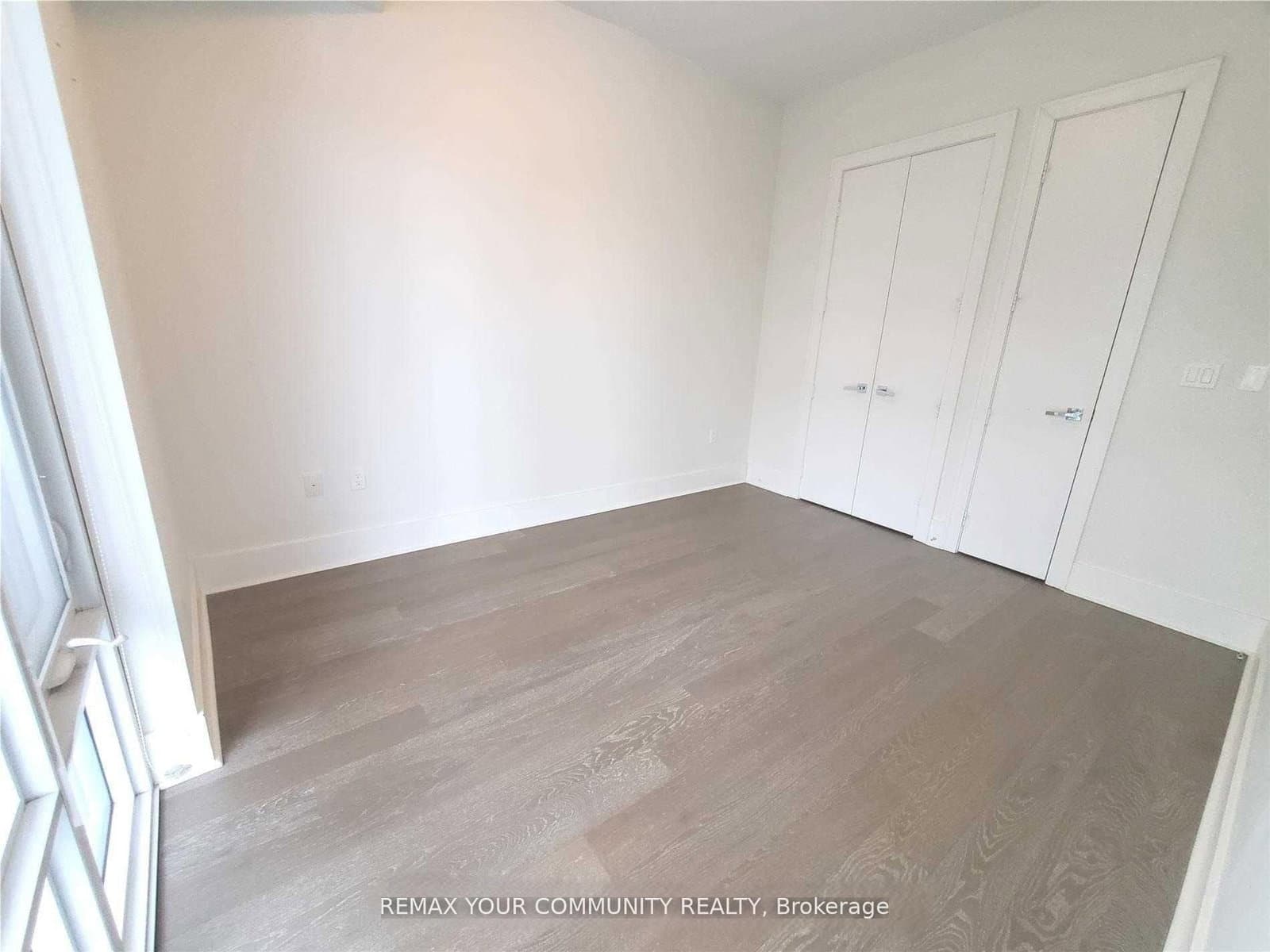 29 Queens Quay E, Unit 918 thumbnail 10