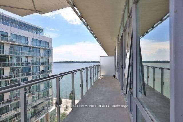 29 Queens Quay E, Unit 918 thumbnail 2