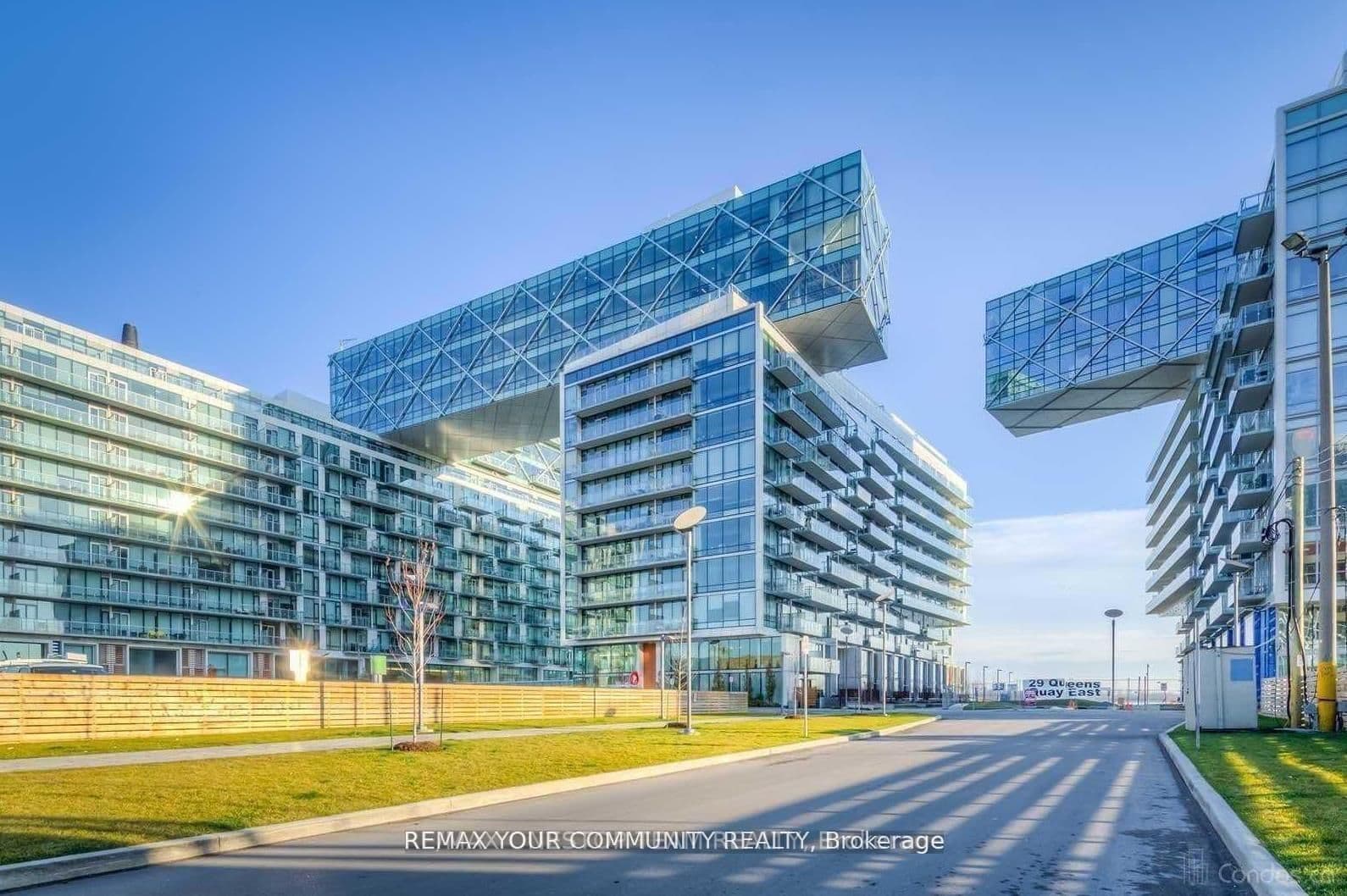 29 Queens Quay E, Unit 918 thumbnail 30