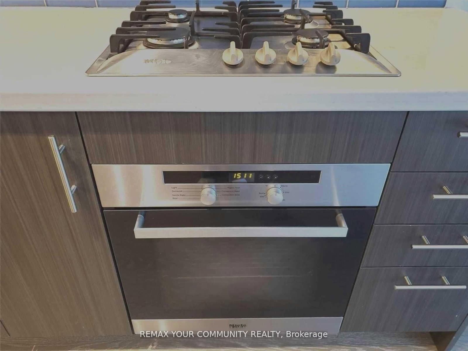 29 Queens Quay E, Unit 918 thumbnail 5