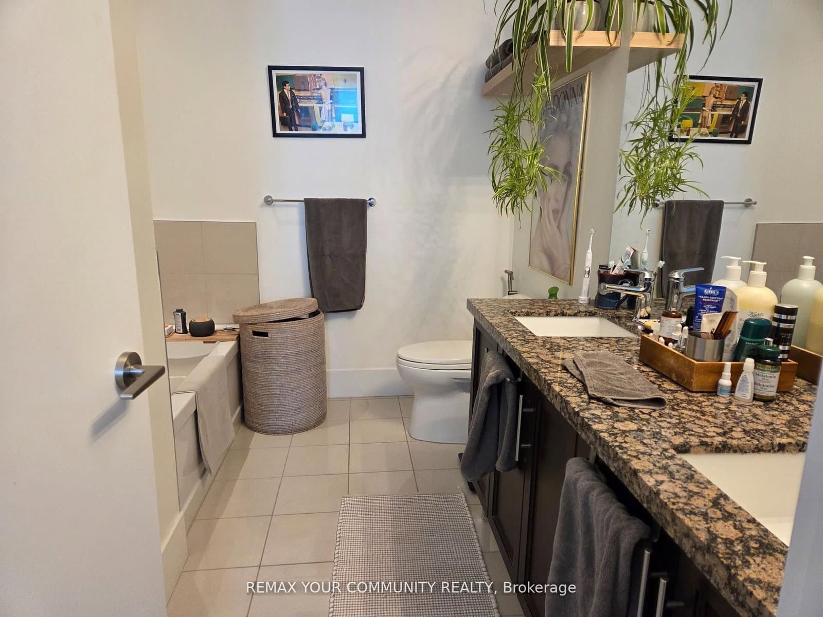 39 Queens Quay E, Unit 815 thumbnail 11