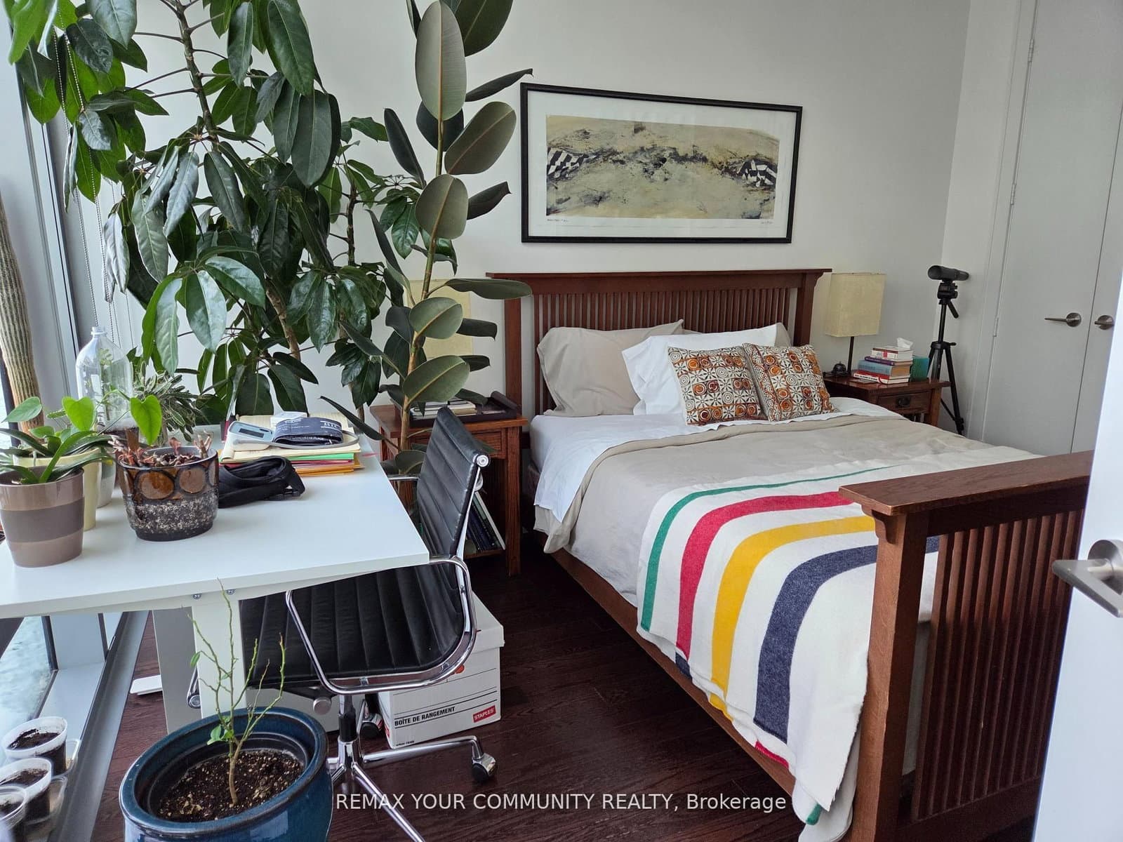 39 Queens Quay E, Unit 815 thumbnail 12