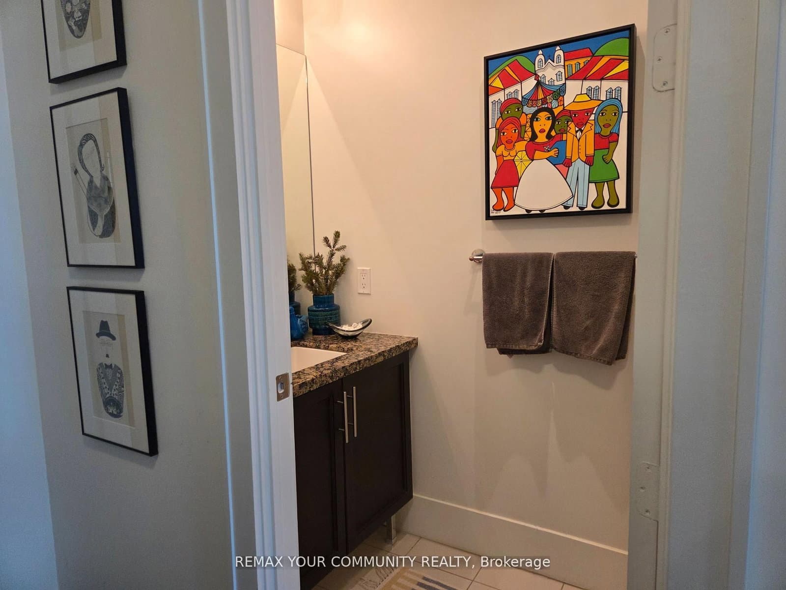 39 Queens Quay E, Unit 815 thumbnail 17