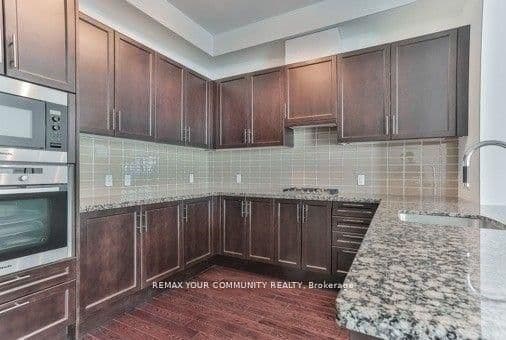 39 Queens Quay E, Unit 815 thumbnail 22