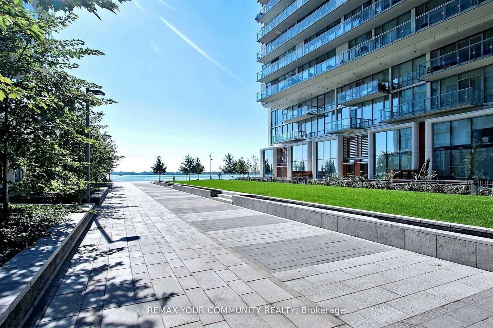 39 Queens Quay E, Unit 815 thumbnail 32
