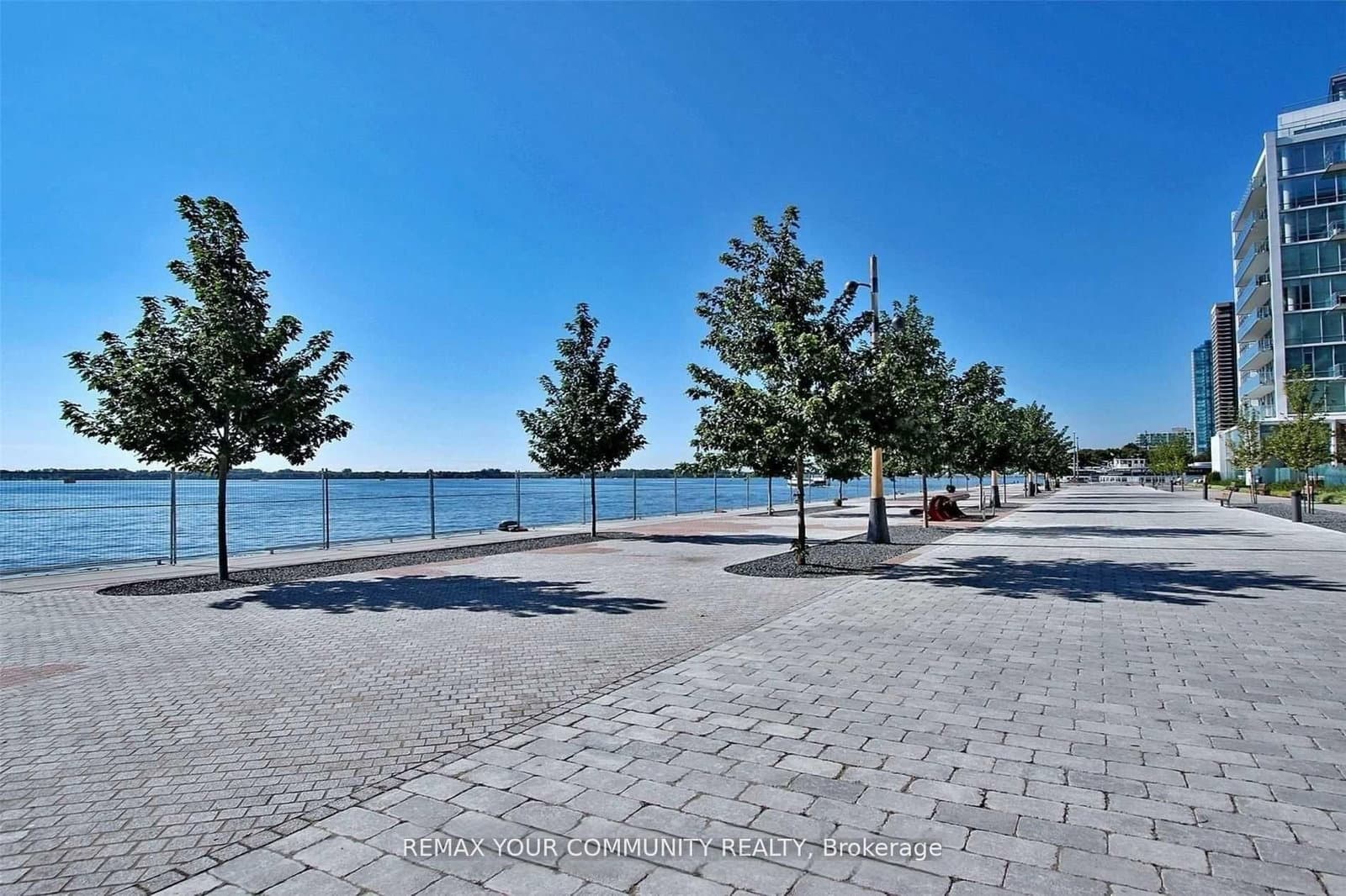 39 Queens Quay E, Unit 815 thumbnail 33