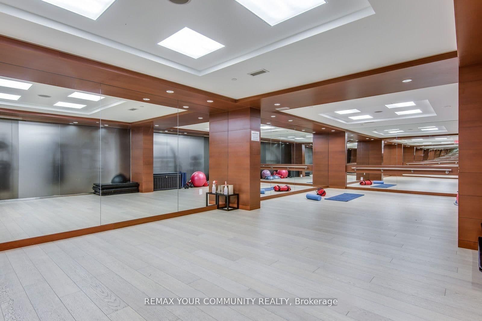 39 Queens Quay E, Unit 815 thumbnail 41