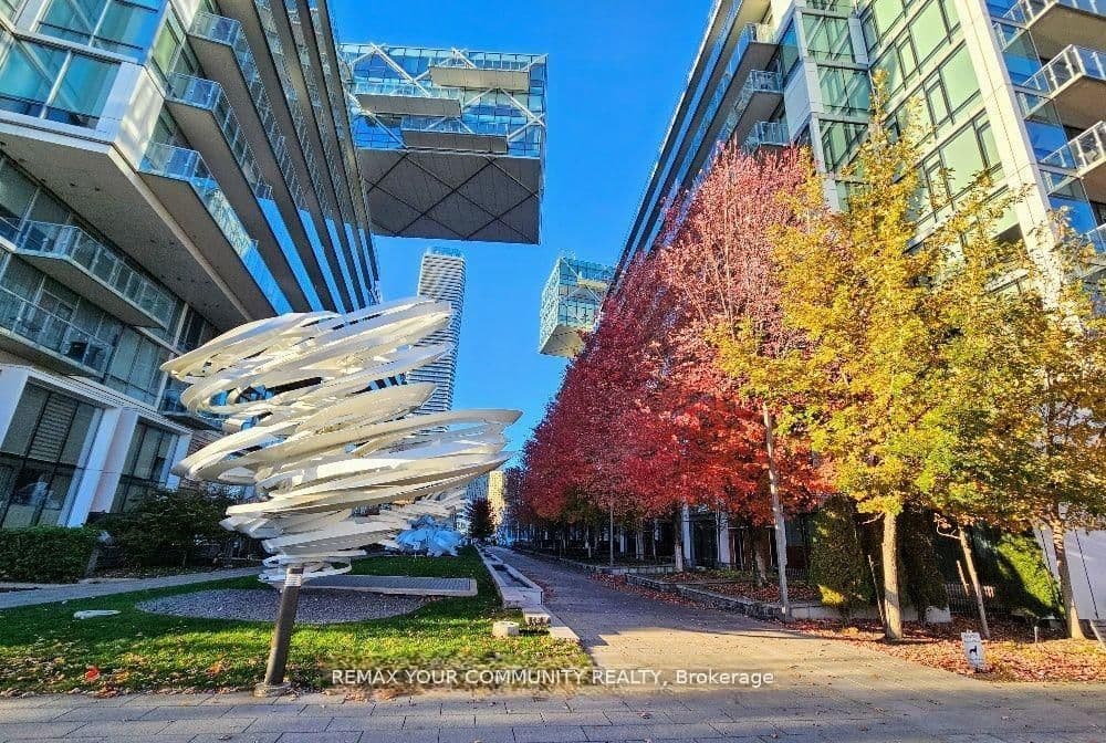 39 Queens Quay E, Unit 815 thumbnail 43