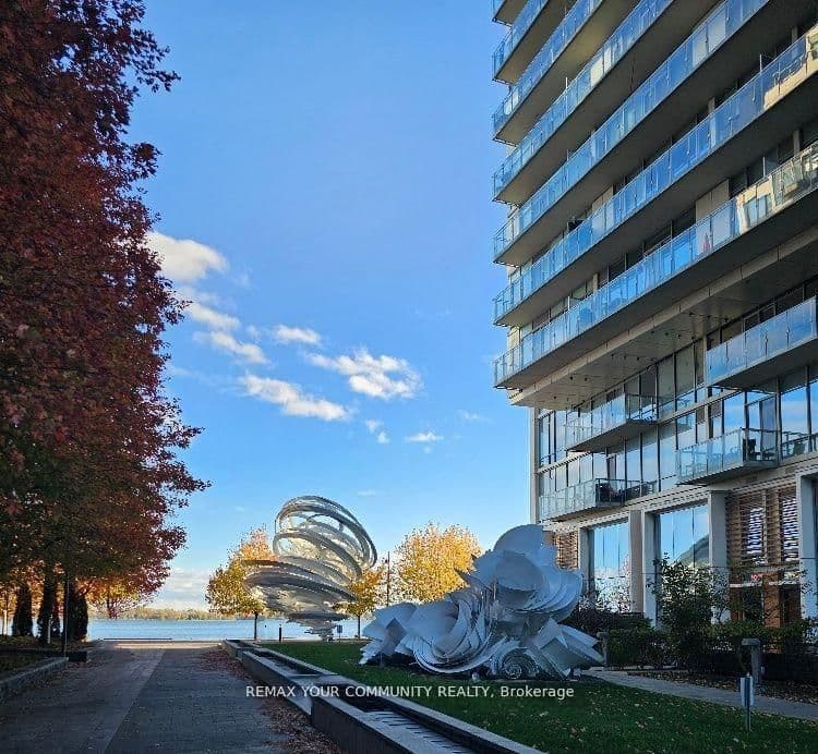 39 Queens Quay E, Unit 815 thumbnail 46