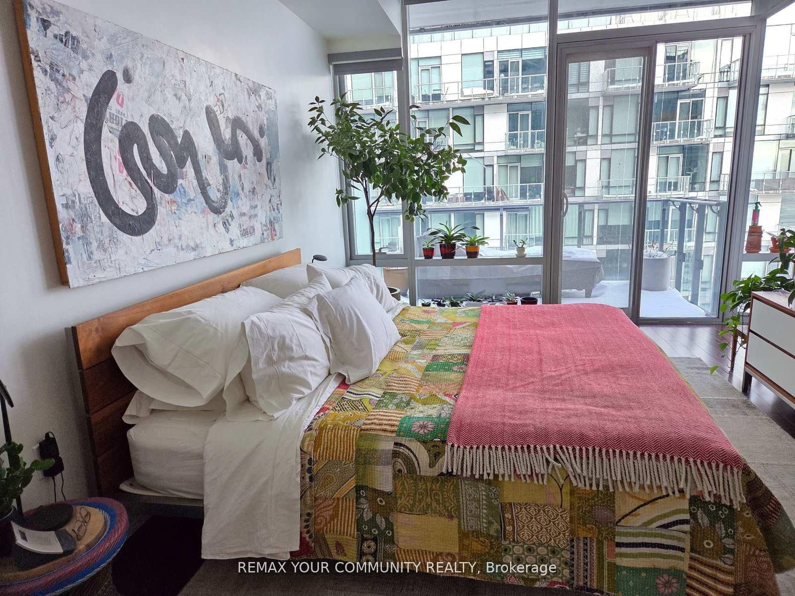 39 Queens Quay E, Unit 815 thumbnail 8