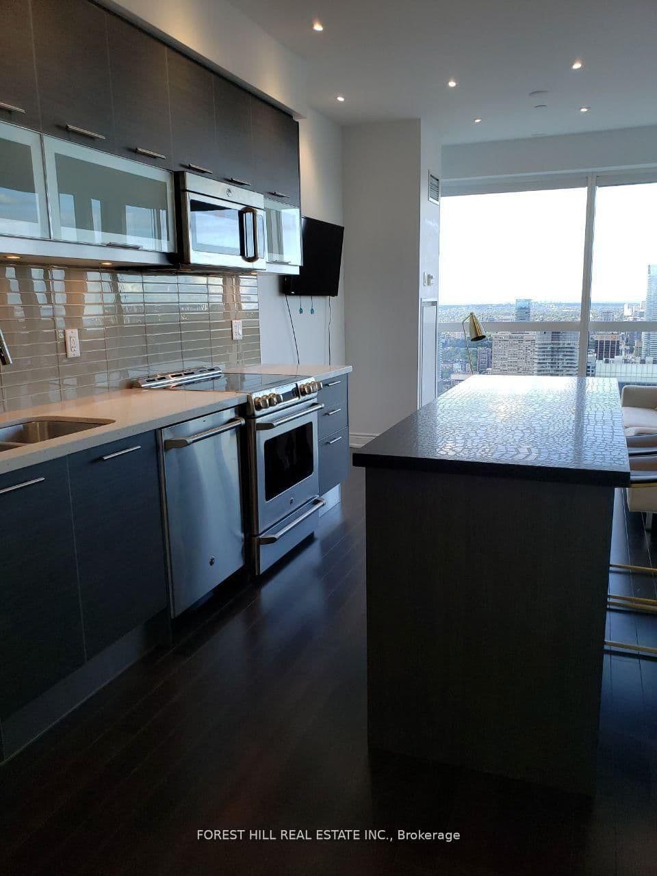 388 Yonge Street, Unit 7401 thumbnail 15