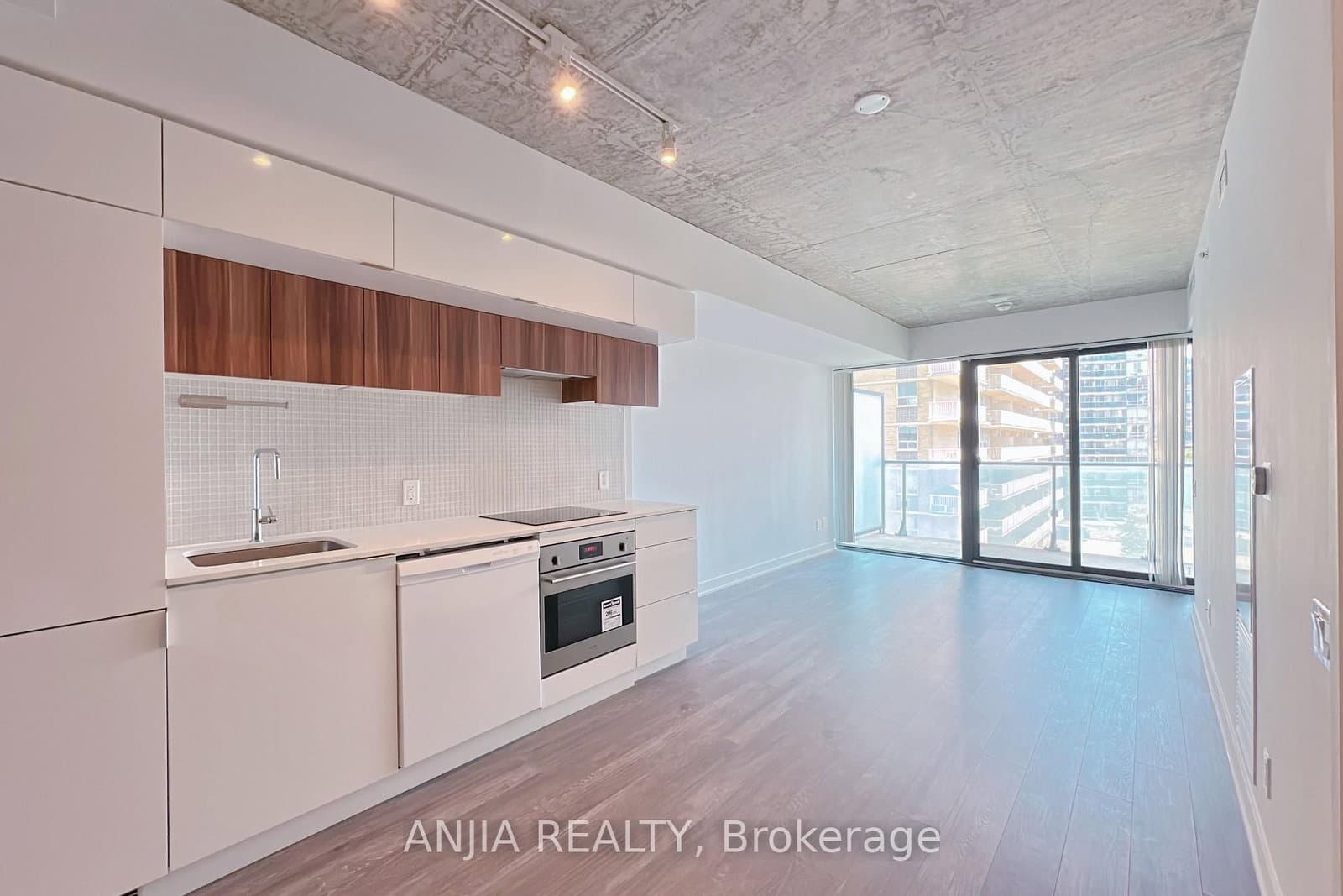 185 Roehampton Avenue, Unit 312 thumbnail 13