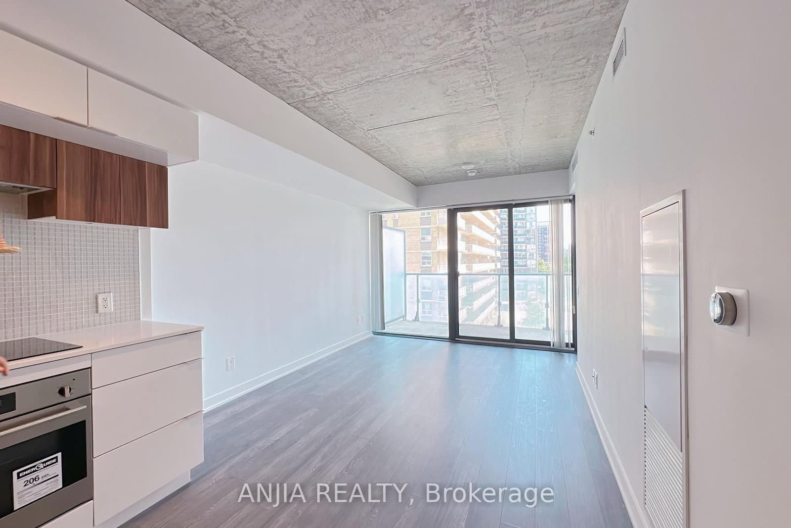 185 Roehampton Avenue, Unit 312 thumbnail 14