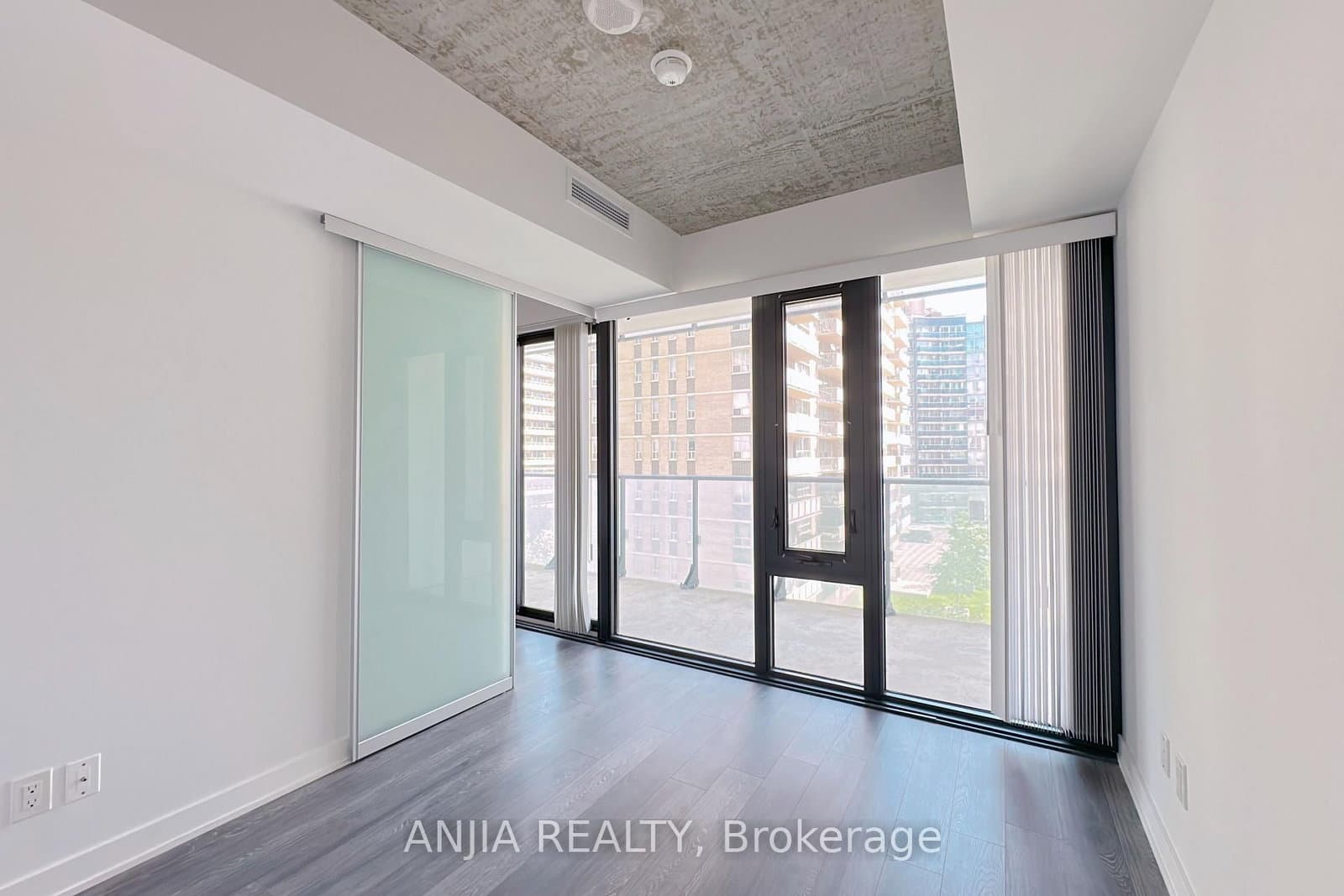 185 Roehampton Avenue, Unit 312 thumbnail 23