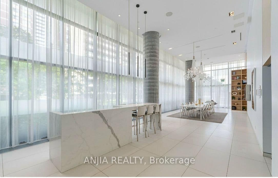 185 Roehampton Avenue, Unit 312 thumbnail 5