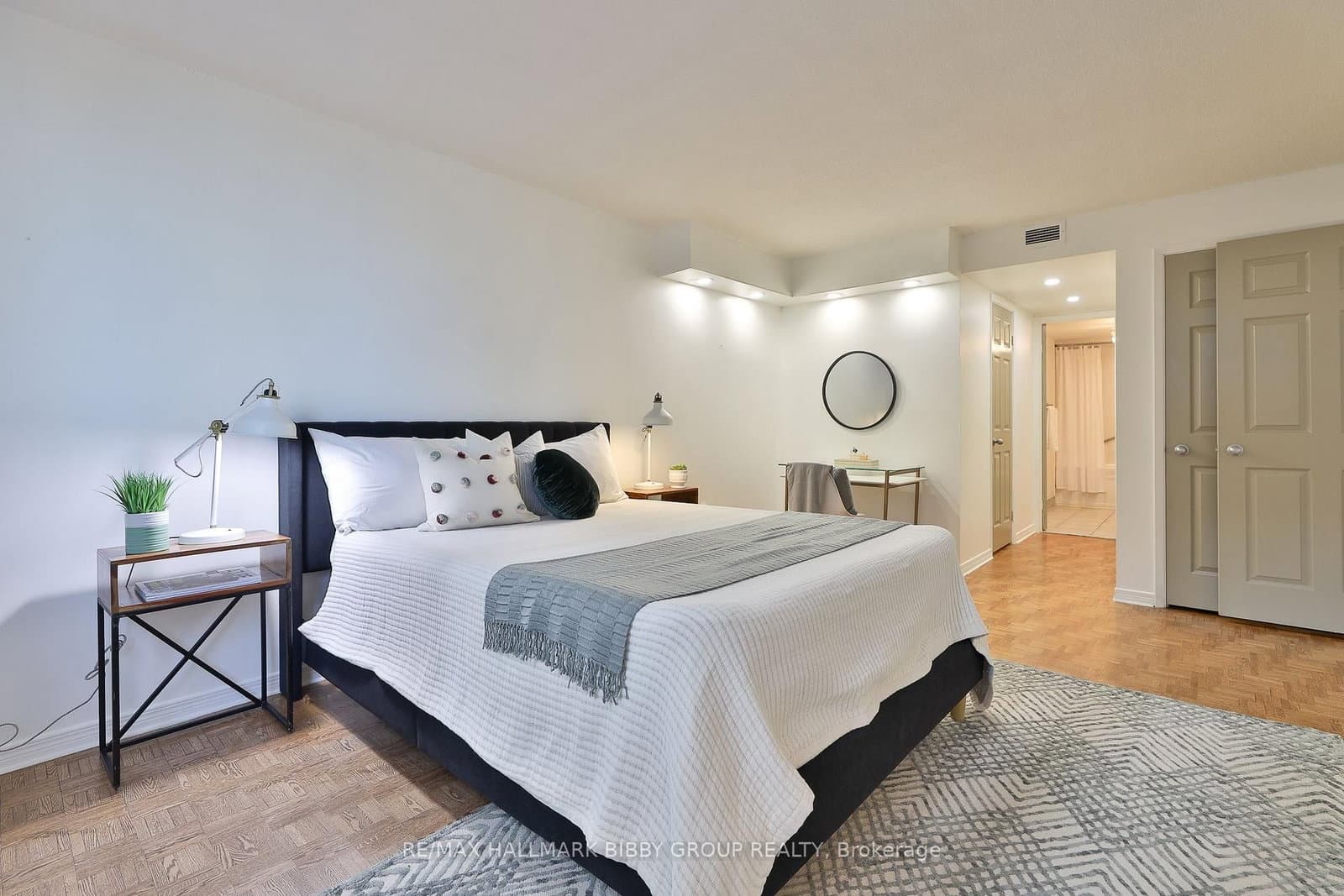 360 Bloor Street E, Unit 1007 thumbnail 19