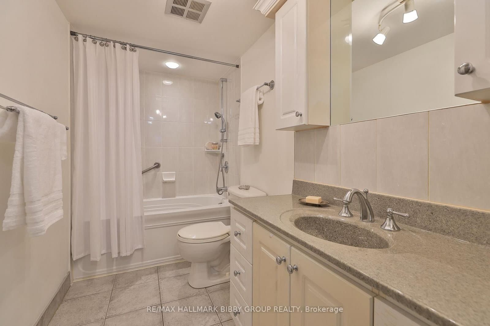 360 Bloor Street E, Unit 1007 thumbnail 21