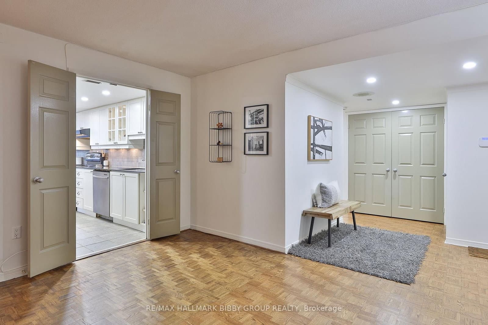 360 Bloor Street E, Unit 1007 thumbnail 23