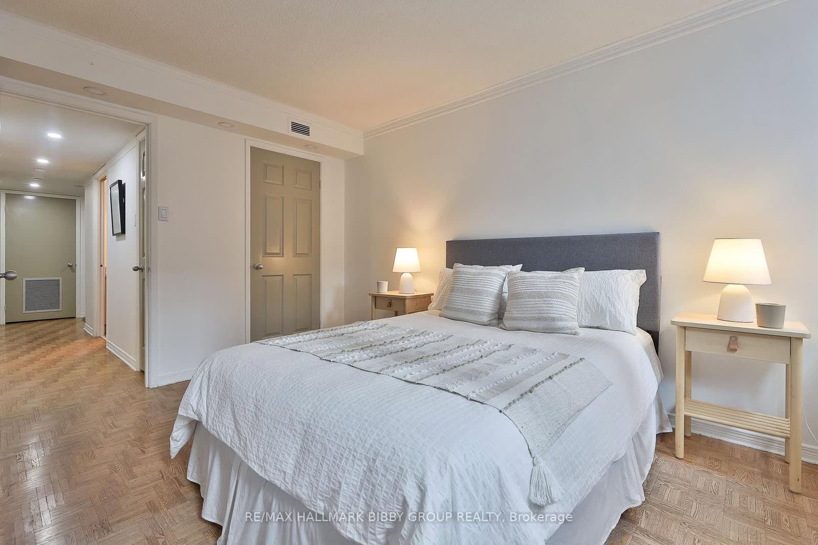 360 Bloor Street E, Unit 1007 thumbnail 28