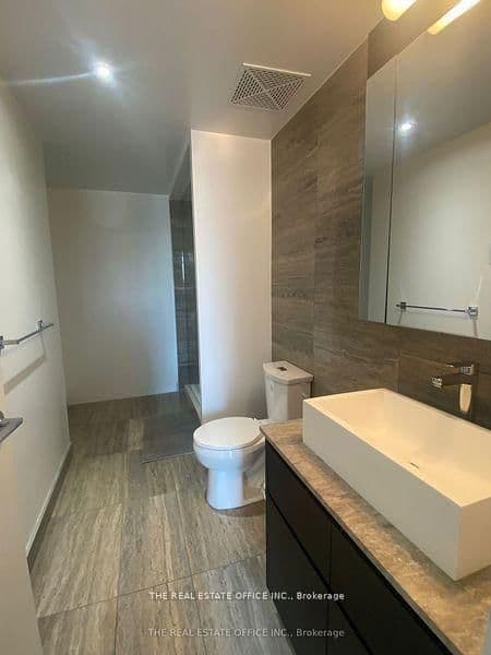 112 Fort York Boulevard, Unit G09 thumbnail 11