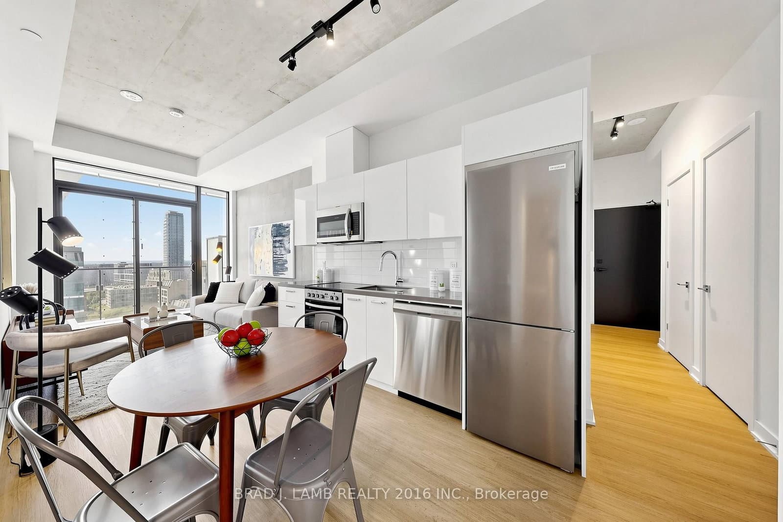284 King Street E, Unit 1602 thumbnail 10