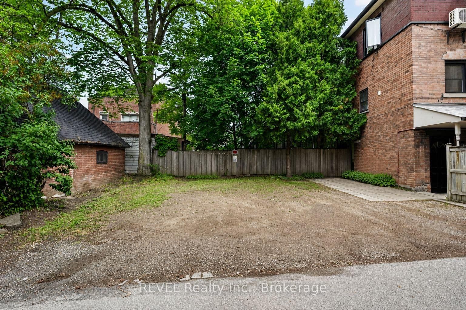 380 Spadina Road thumbnail 9