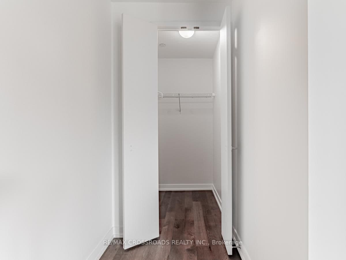 560 King Street W, Unit 524 thumbnail 18